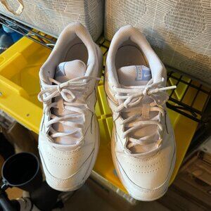 Nike Women Tennis Shoes